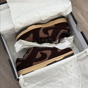 Women’s Nike Dunk Low QS/HT - Size 7.5